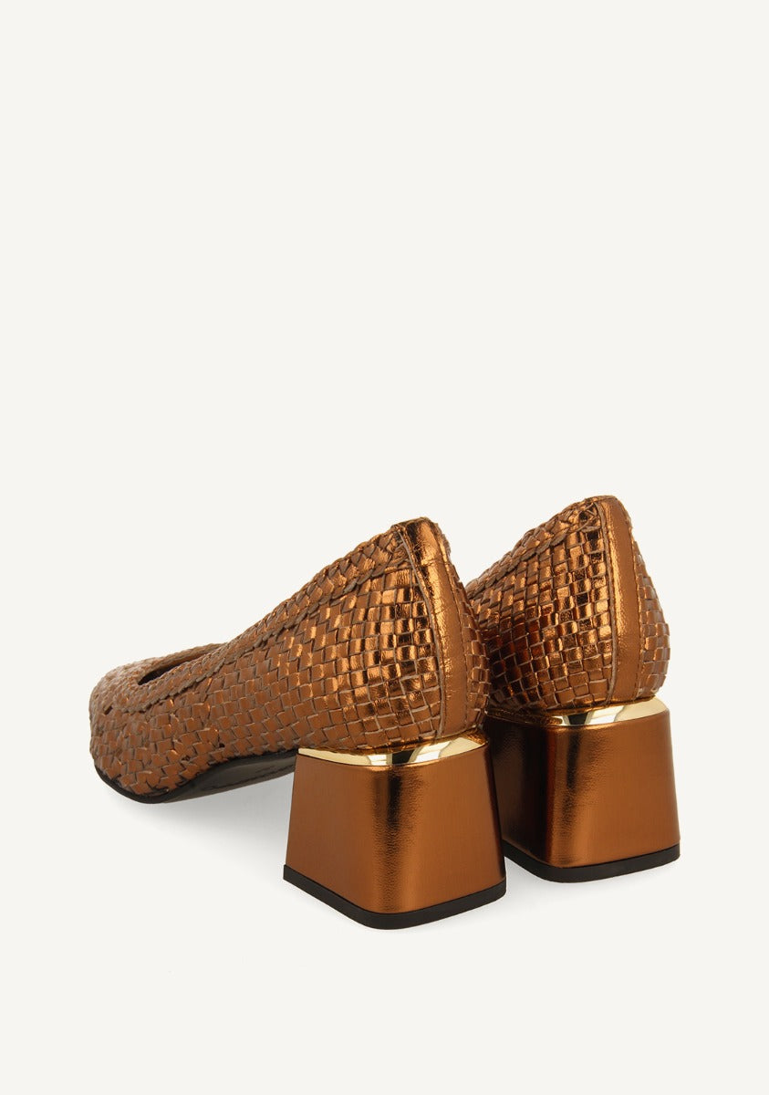 ESCARPINS EN CUIR TRESSÉ NITRA