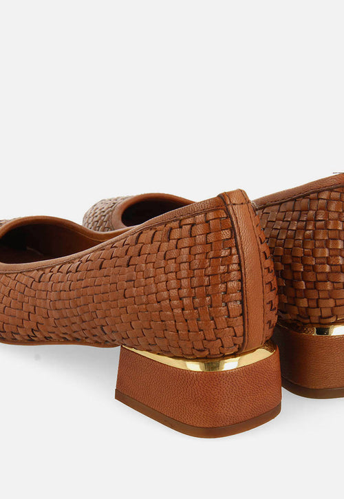 ESCARPINS EN CUIR TRESSÉ KOMADI