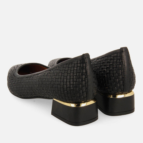 SAPATOS DE SALTO EM COURO TRANÇADO KOMADI