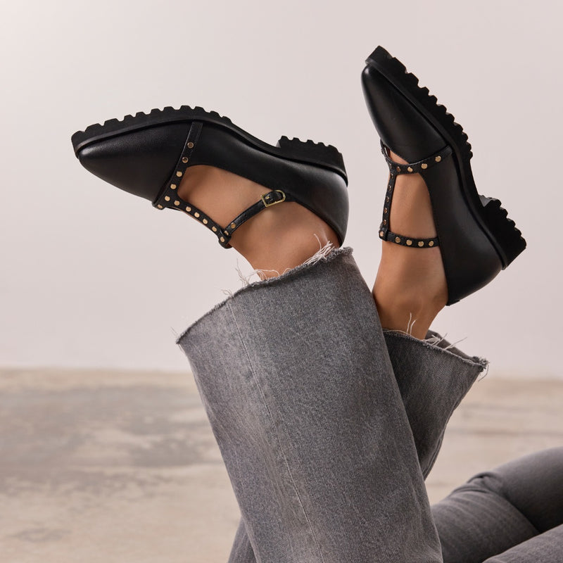 BAILARINAS PIEL CON TACHUELAS Y SUELA TRACK WAYLAND