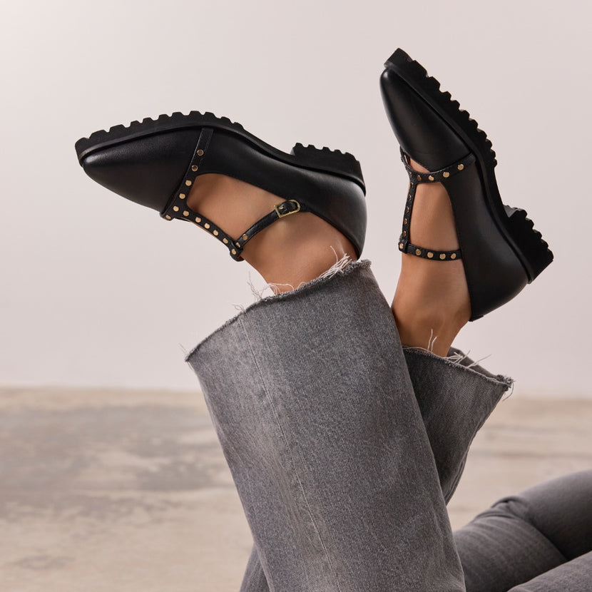 BAILARINAS PIEL CON TACHUELAS Y SUELA TRACK WAYLAND