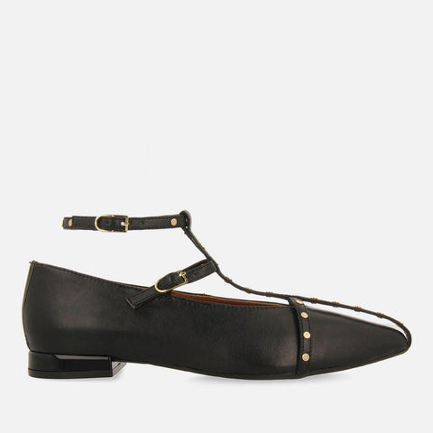 FLATS LEATHER WITH STUDS KALOCSA