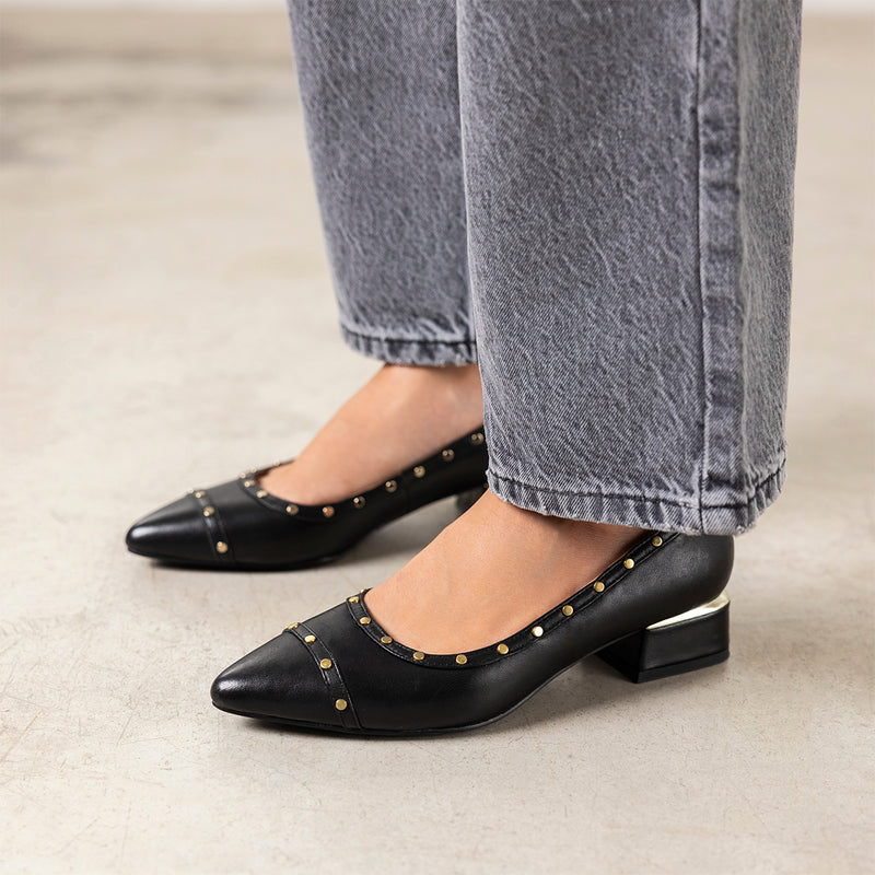 STUDDED LEATHER PUMPS MOSEDE