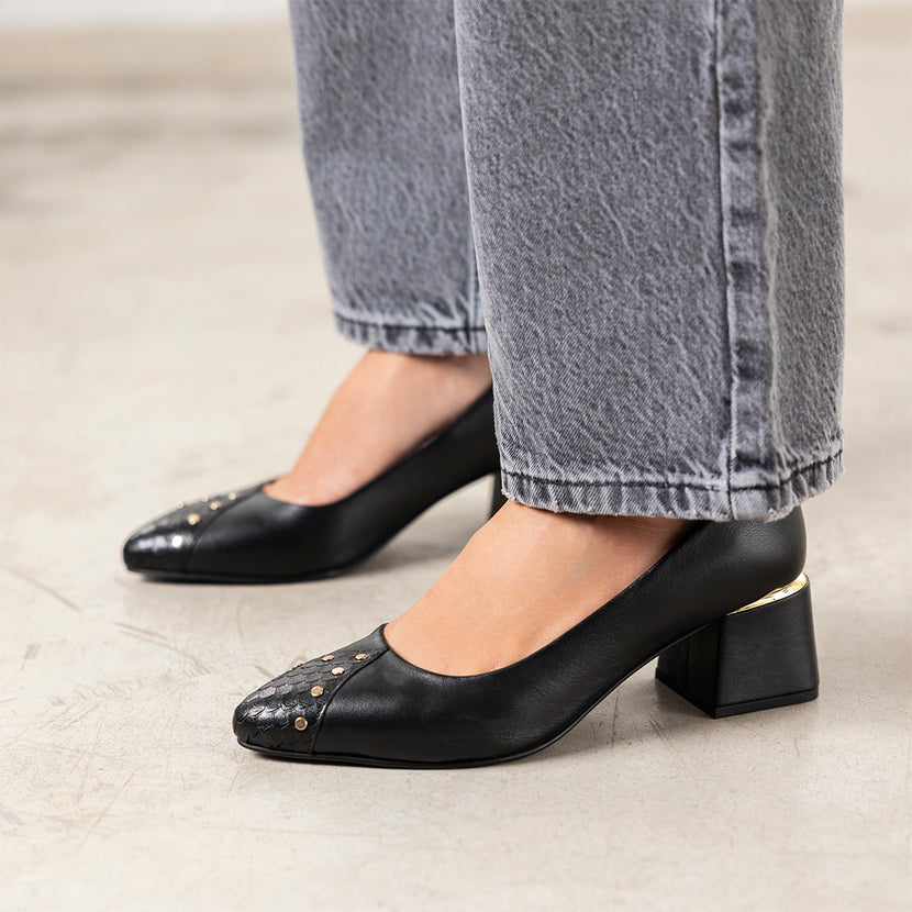 ZAPATOS DE SALÓN TACHUELAS PIEL BRASHER