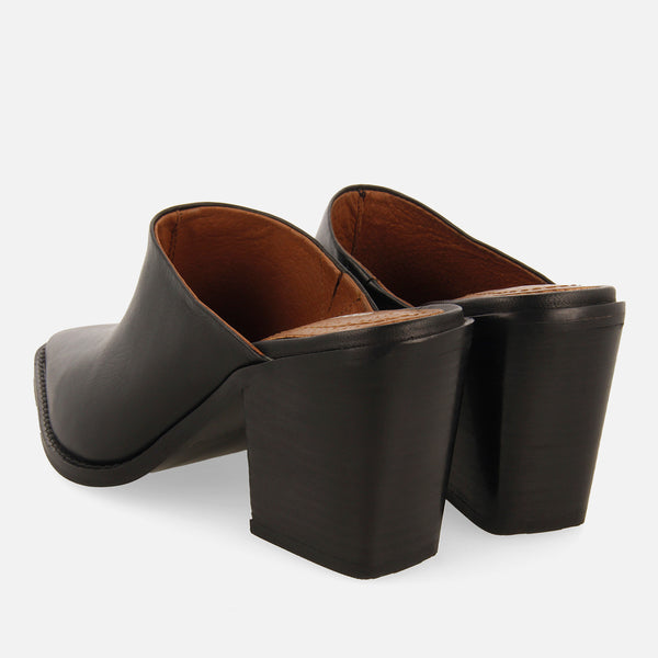 LEATHER HEEL MULES CLOGS BATTONYA