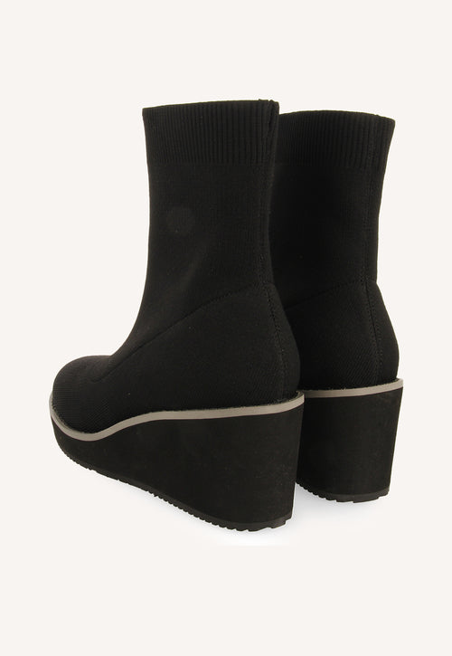 BOTINES TIPO CALCETÍN CUÑA MACHIAS