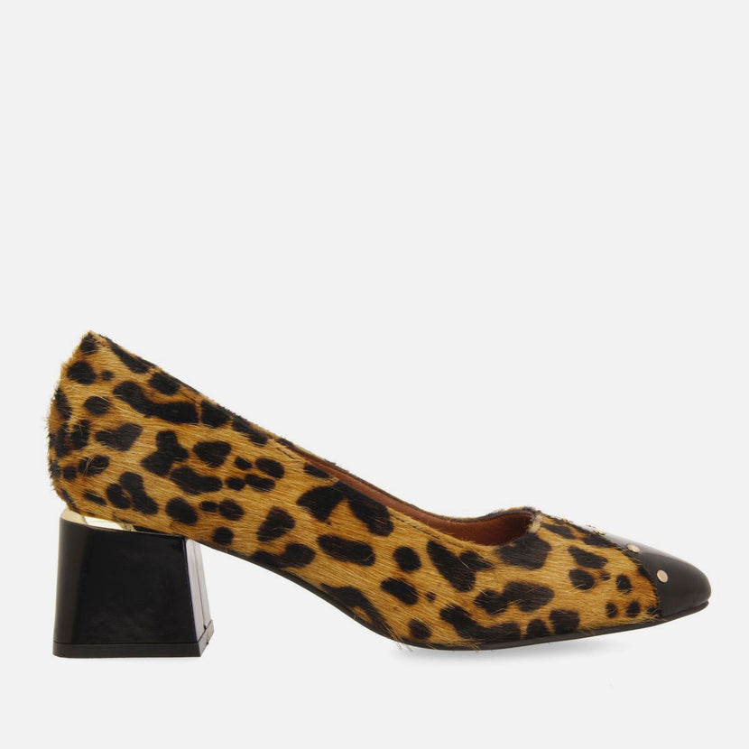 ZAPATOS DE SALÓN TACHUELAS PIEL ESTAMPADO DE LEOPARDO GALEN