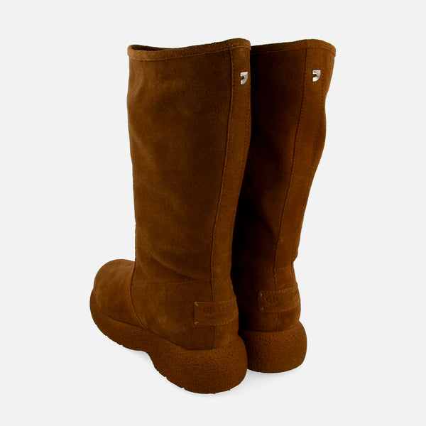 BOTAS MULTIPOSIÇÃO EM CAMURÇA DE PELE COM PELO KOSSEN