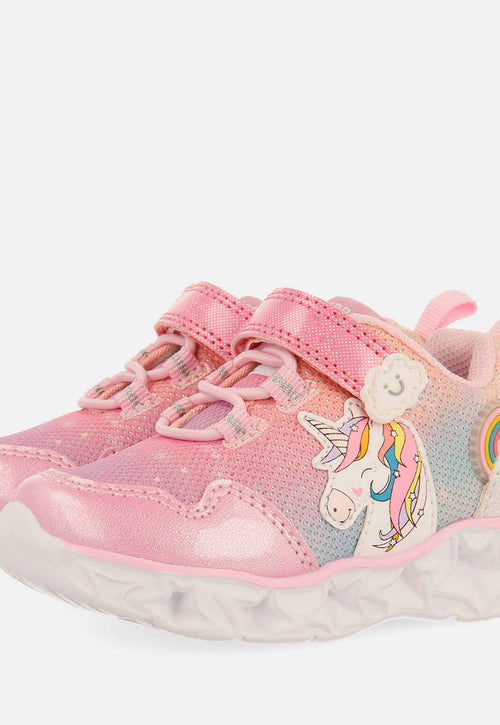 SNEAKERS PARCHES FANTASÍA NICHOLS