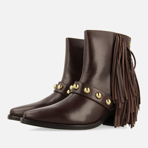 BOTINES TACÓN PIEL FLECOS Y TACHAS CLARKSVILLE