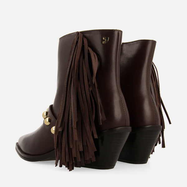 BOTINES TACÓN PIEL FLECOS Y TACHAS CLARKSVILLE