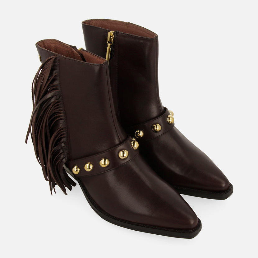 BOTINES TACÓN PIEL FLECOS Y TACHAS CLARKSVILLE
