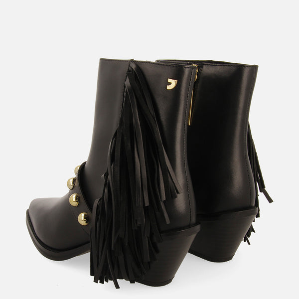 BOTINES TACÓN PIEL FLECOS Y TACHAS CLARKSVILLE