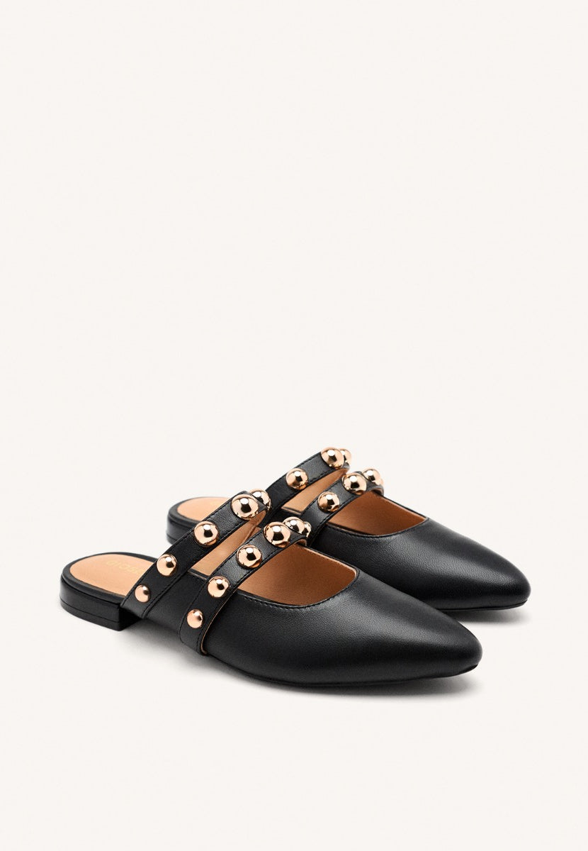 MULES PELLE CON BORCHIE AHNAPEE