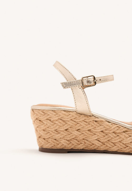 SANDALIAS BORDADO PIEL Y CUÑA RAFIA CANDIA