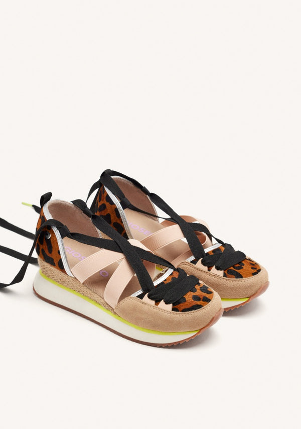ZAPATILLAS ABIERTAS PIEL LEOPARDO Y CUÑA RAFIA LUDLOW