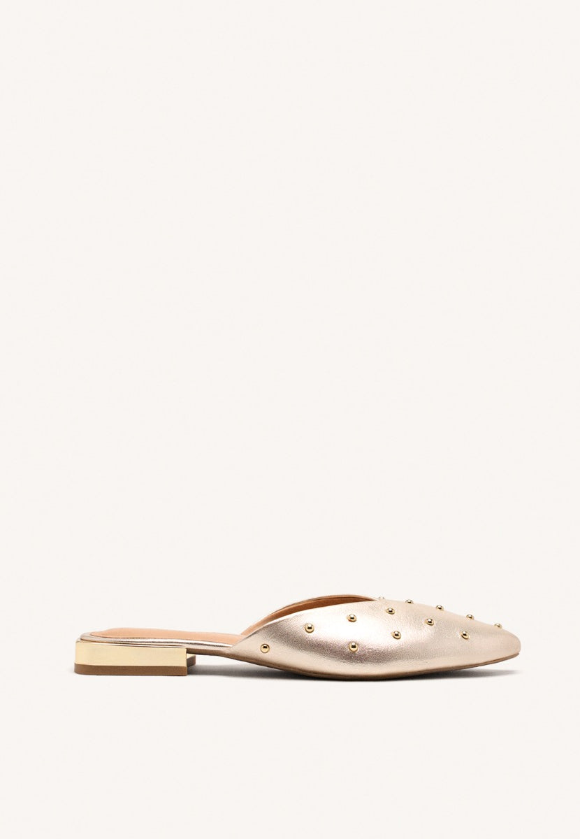 MULES PELLE CON BORCHIE LANARK