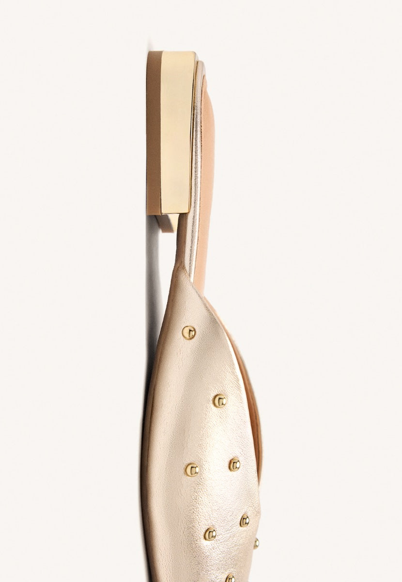 MULES PELLE CON BORCHIE LANARK
