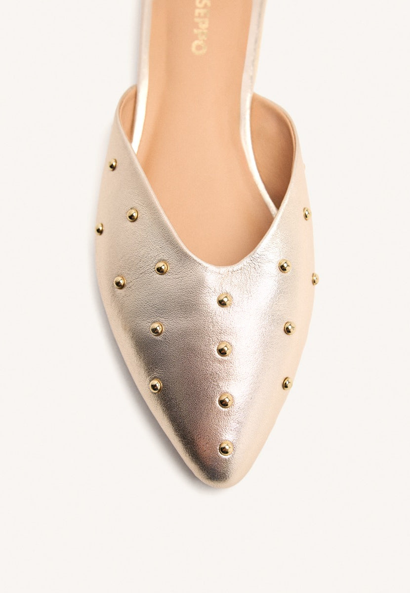 MULES PELLE CON BORCHIE LANARK