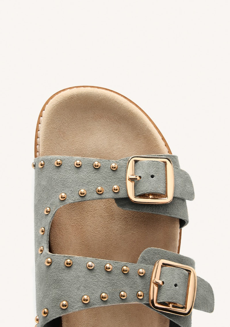 SANDALIAS TACHAS PIEL STELLA
