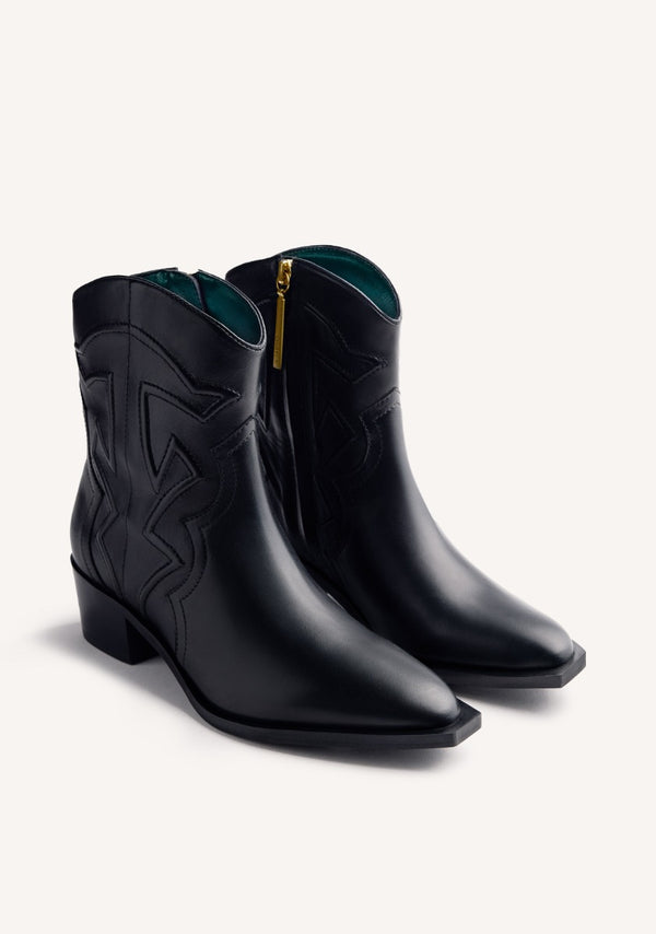 LEATHER ANIMAL PRINTBOY ANKLE BOOTS QUAMBA