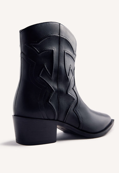 LEATHER ANIMAL PRINTBOY ANKLE BOOTS QUAMBA