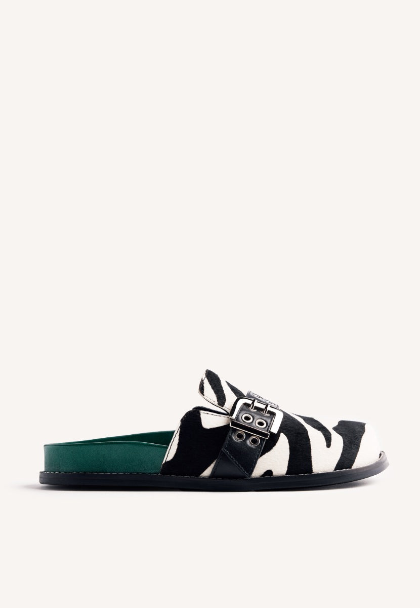 ZUECOS PIEL ESTAMPADO ANIMAL BEULAH