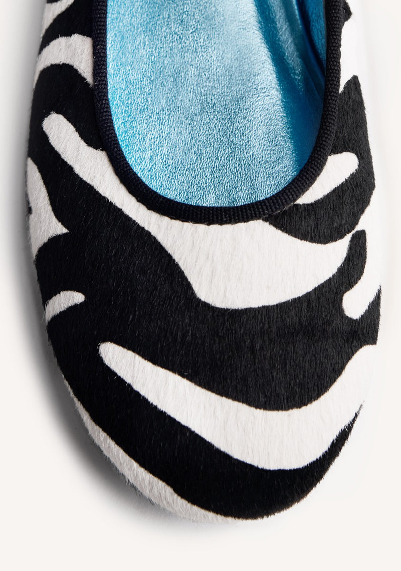 ANIMAL PRINT LEATHER BALLET FLATS CHOKIO