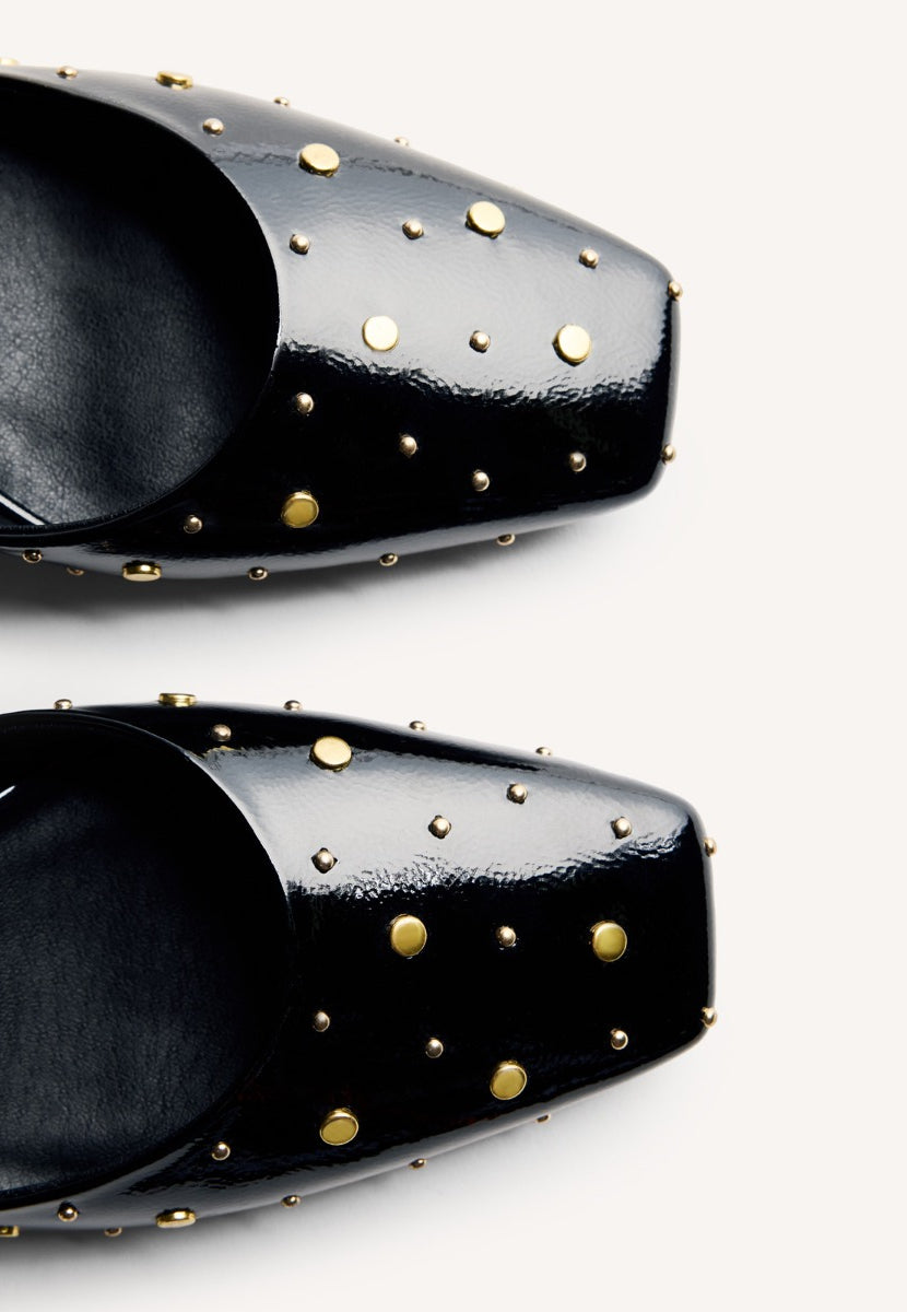 ZAPATOS TACÓN TACHAS KINBRAE