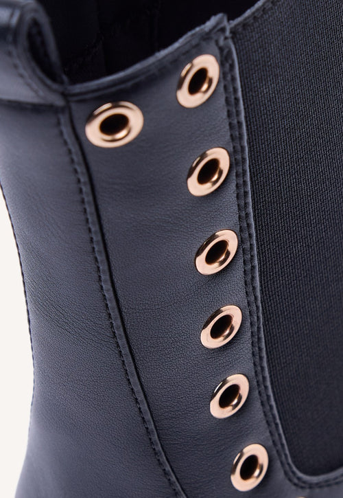 STIVALI CON OCCHIELLI DENHAM