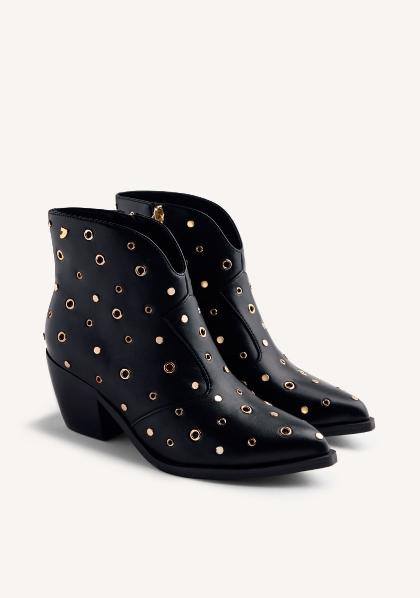 ちゃま様　Studded Pointed Boots｜スタッズショートブーツ STUDS AND EYELETS ANIMAL PRINTBOY BOOTS MUSKEGON
