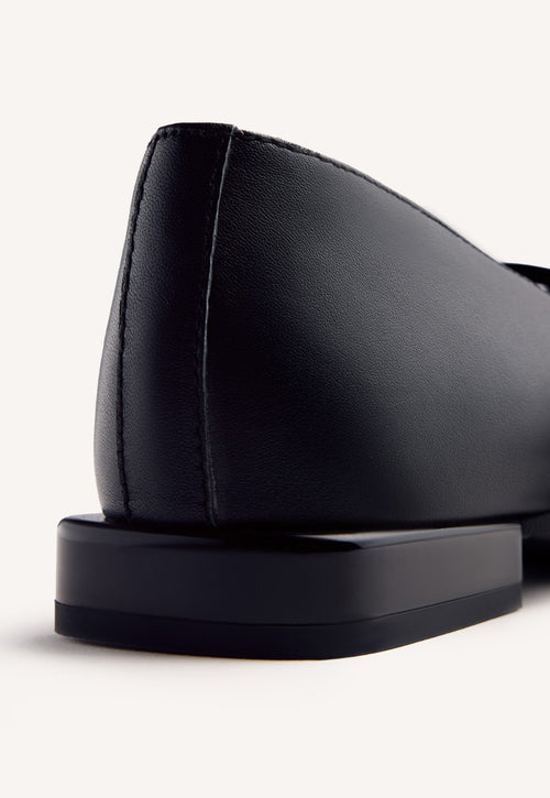 STRAPPY LEATHER BALLET FLATS HOKAH