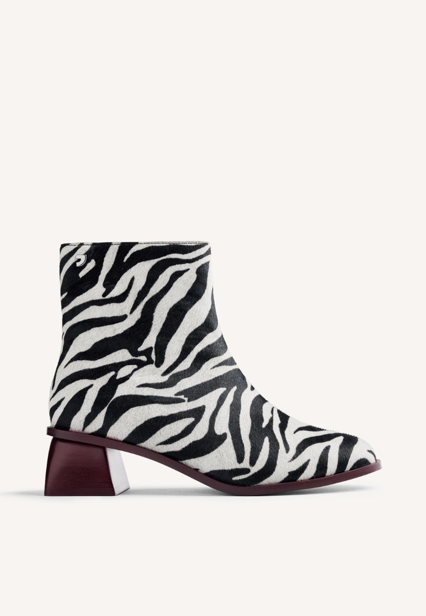 BOTINES PIEL ESTAMPADO ANIMAL REMER