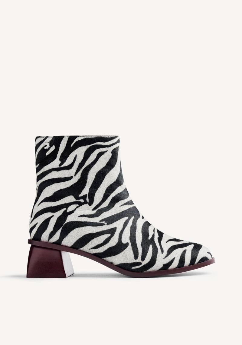 BOTINES PIEL ESTAMPADO ANIMAL REMER