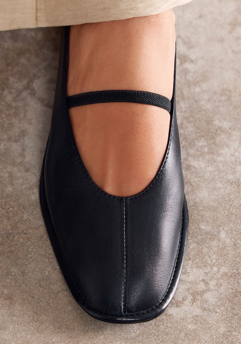 LEATHER BALLET FLATS OKABENA
