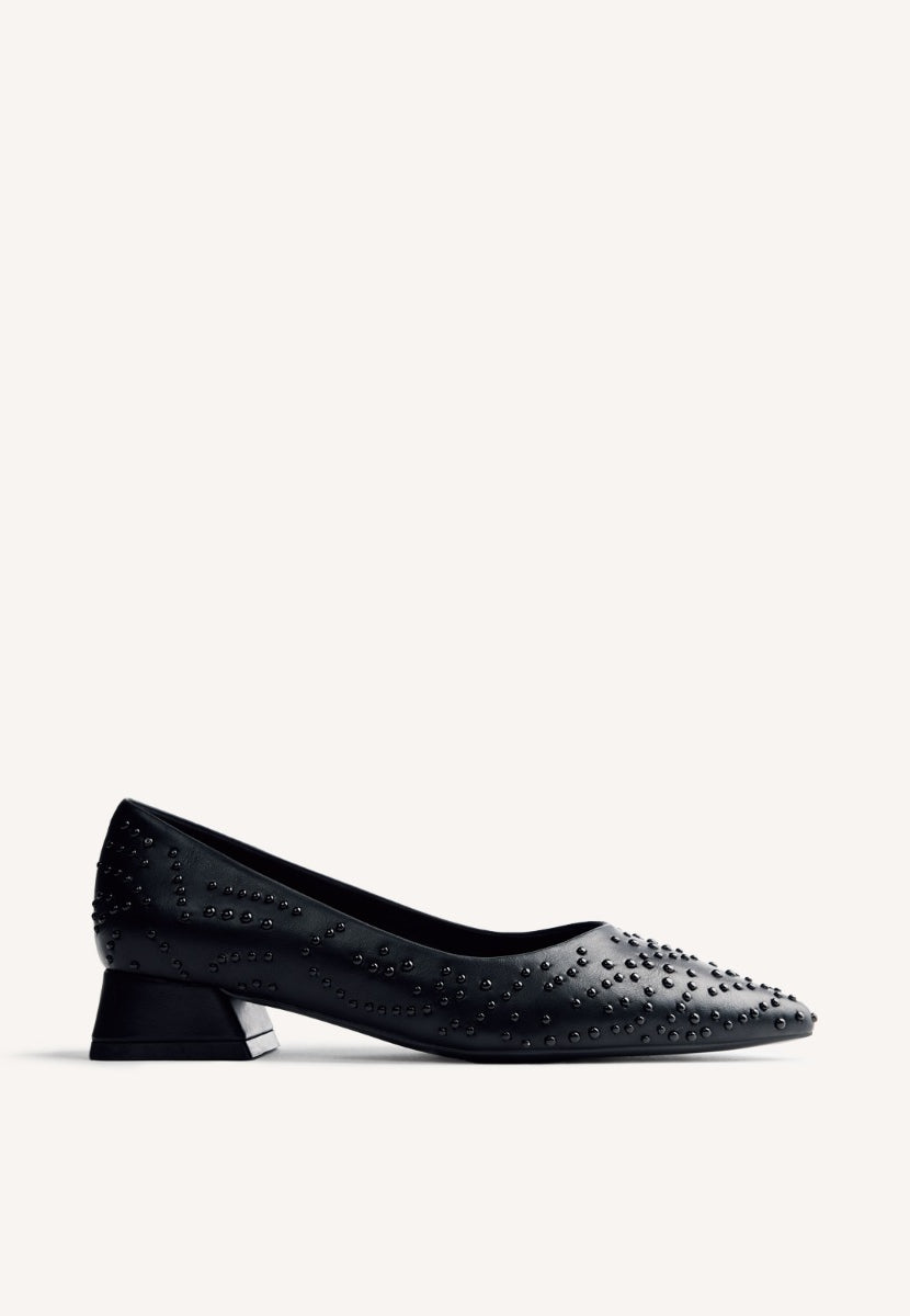 ZAPATOS TACÓN TACHAS MADELIA