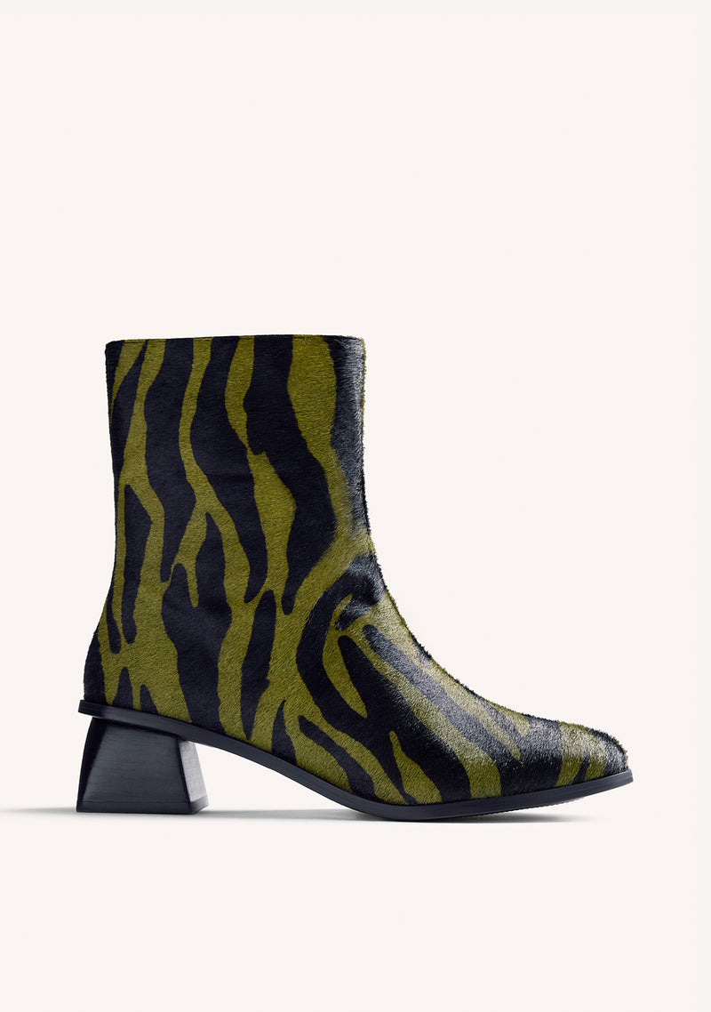 BOTINES PIEL ESTAMPADO ANIMAL BY MELYSSA PINTO