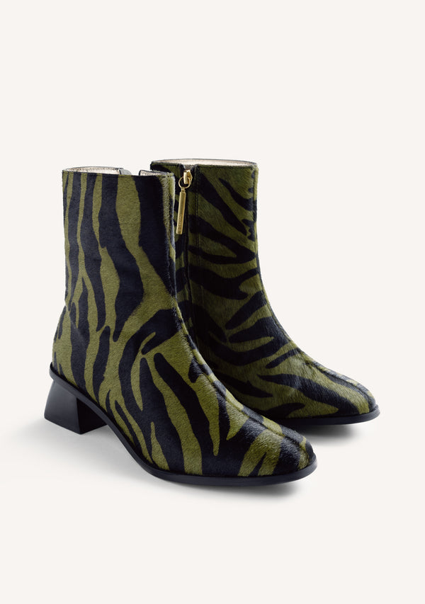 BOTINES PIEL ESTAMPADO ANIMAL BY MELYSSA PINTO