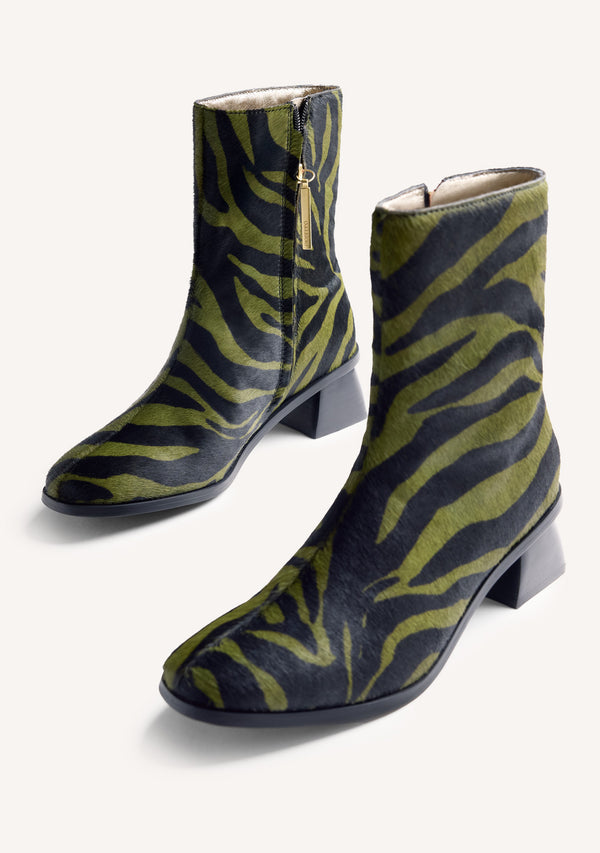 BOTINES PIEL ESTAMPADO ANIMAL BY MELYSSA PINTO