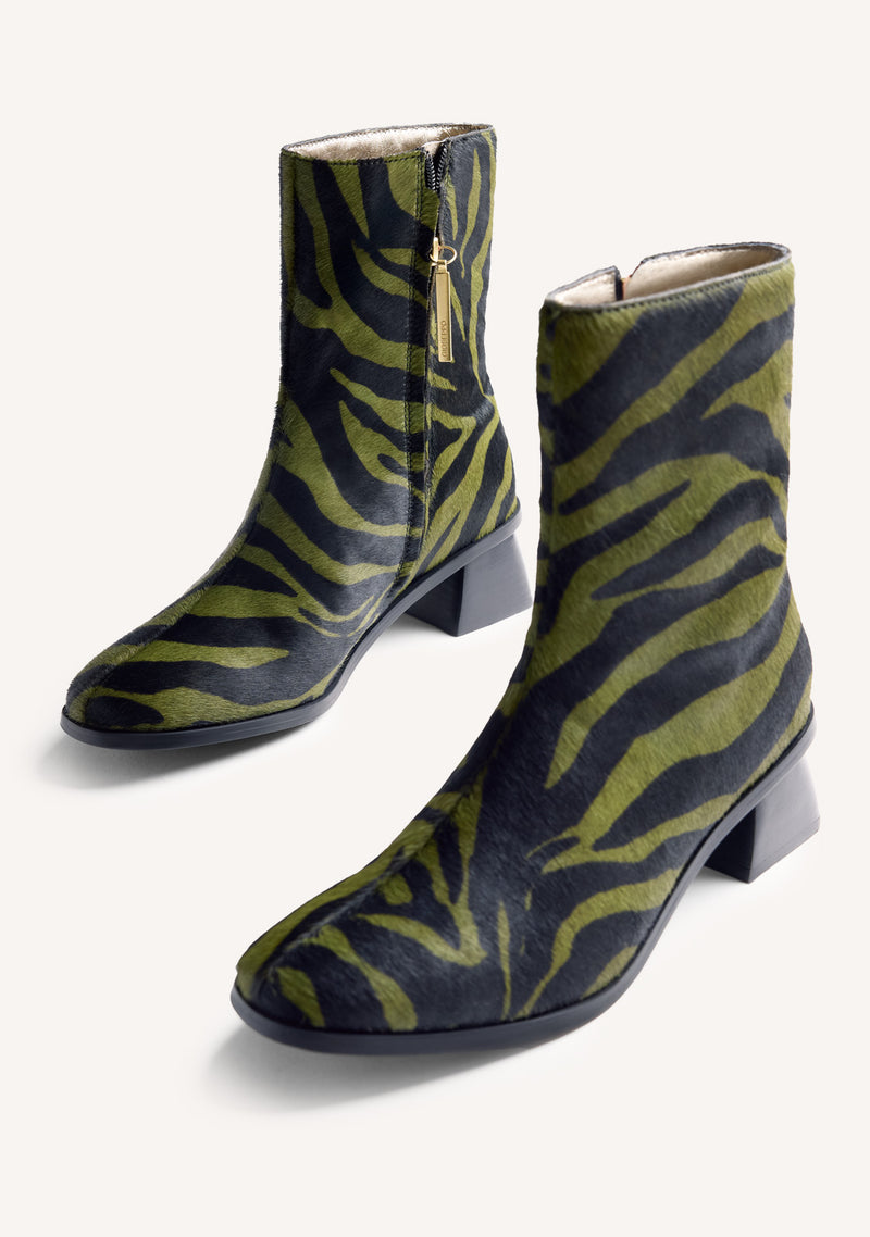 BOTINES PIEL ESTAMPADO ANIMAL BY MELYSSA PINTO