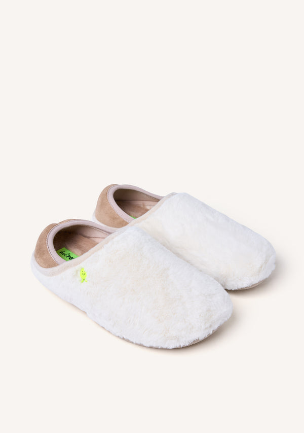 SOFT WHITE HOUSE SLIPPERS
