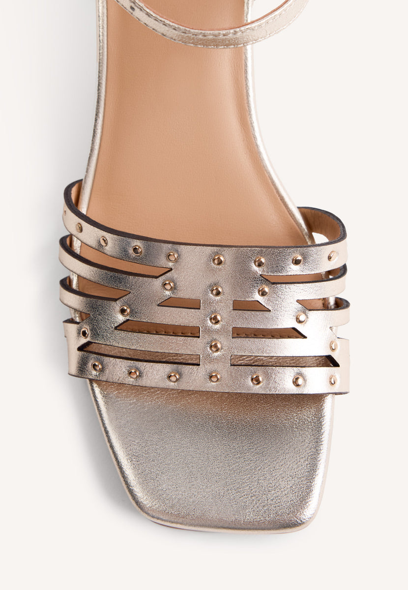 SANDALI PELLE BORCHIE BAIS