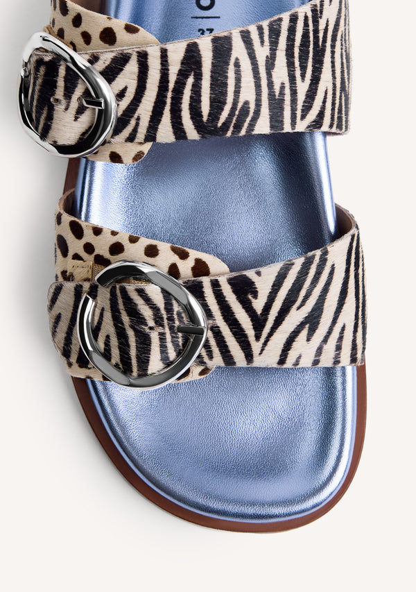 SANDALIAS BIO PIEL ESTAMPADO ANIMAL CARNEY