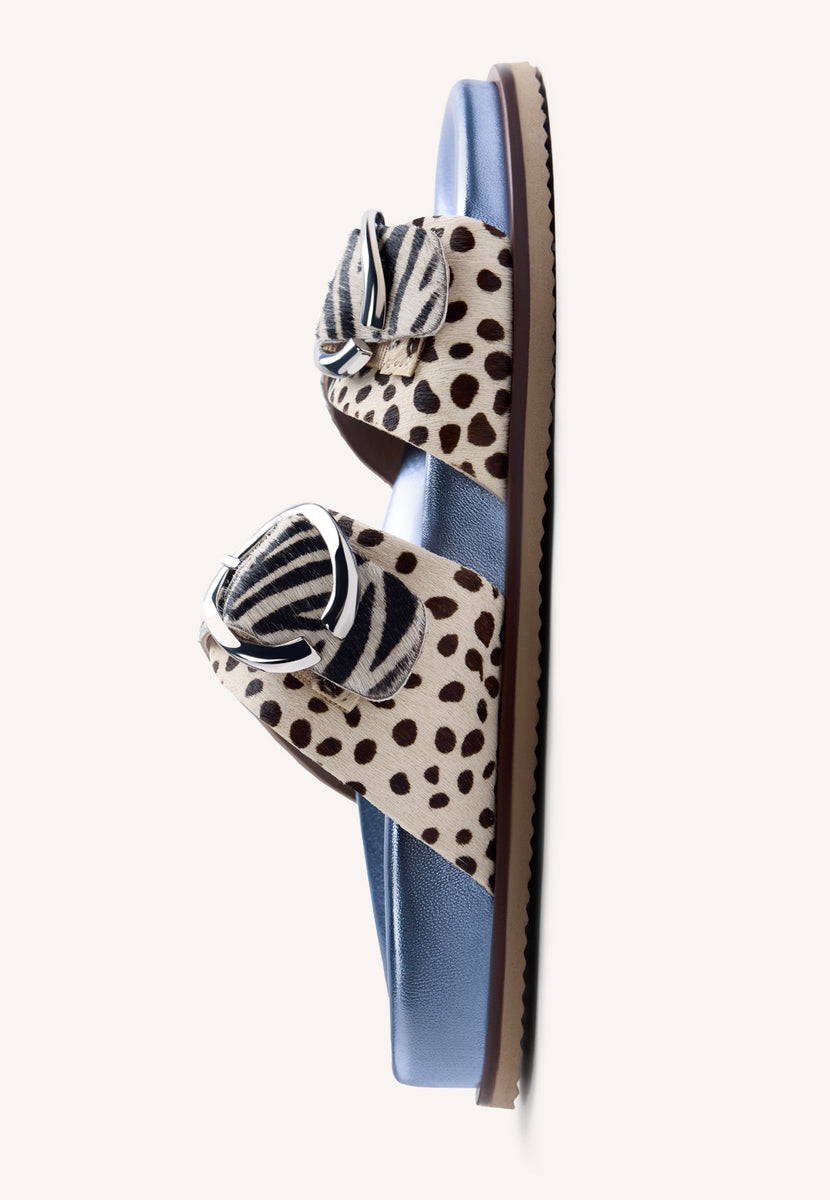 SANDALIAS BIO PIEL ESTAMPADO ANIMAL CARNEY