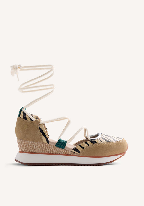 ZAPATILLAS ABIERTAS PIEL CUÑA ESTAMPADO ANIMAL ABUYA