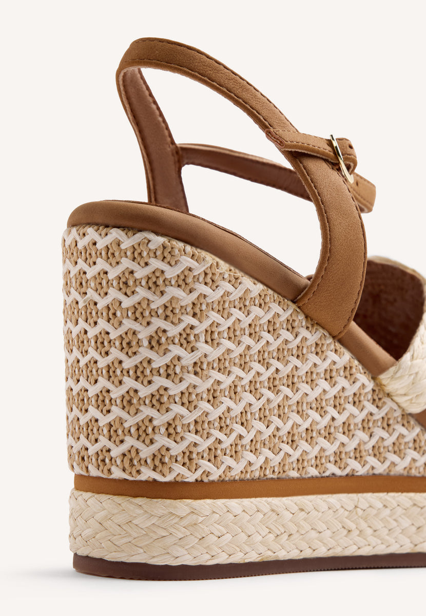 SANDALIAS CUÑA RAFIA KARATINA