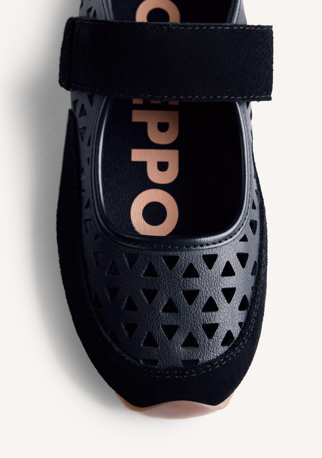 CUT-OUT LEATHER SPORTY BALLET FLATS SINGIDA
