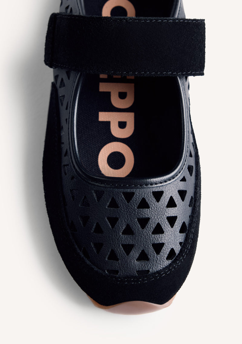 CUT-OUT LEATHER SPORTY BALLET FLATS SINGIDA
