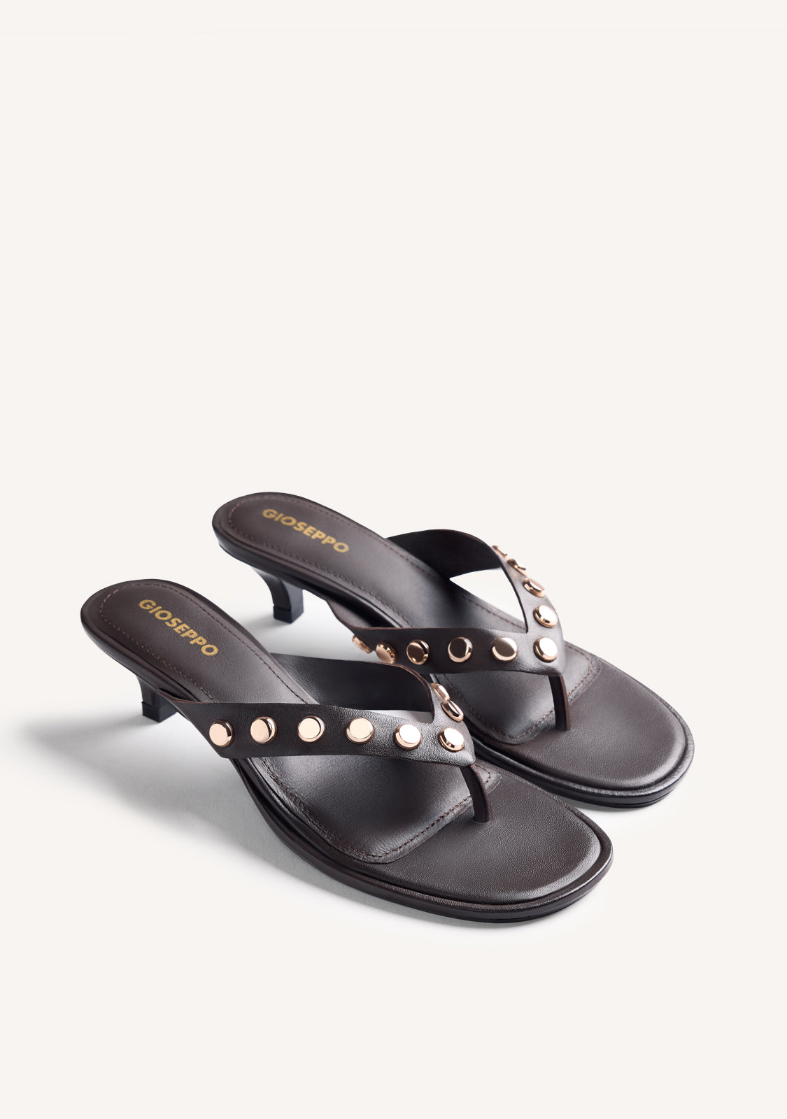 SANDALIAS TACÓN PIEL Y TACHAS SOKOTO