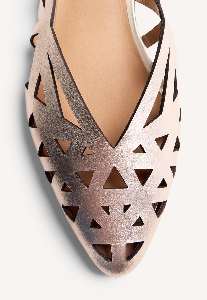 CUT-OUT LEATHER BALLET FLATS BUMALA